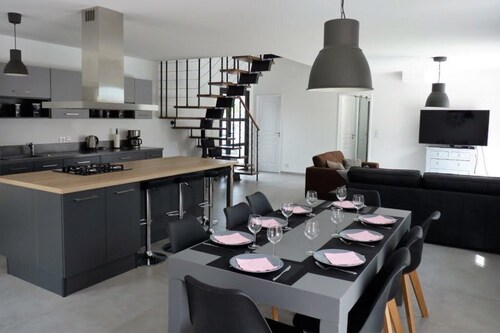 Neue klimatisierte Villa mit sicherem Pool, 8 Personen, 15% Rabatt