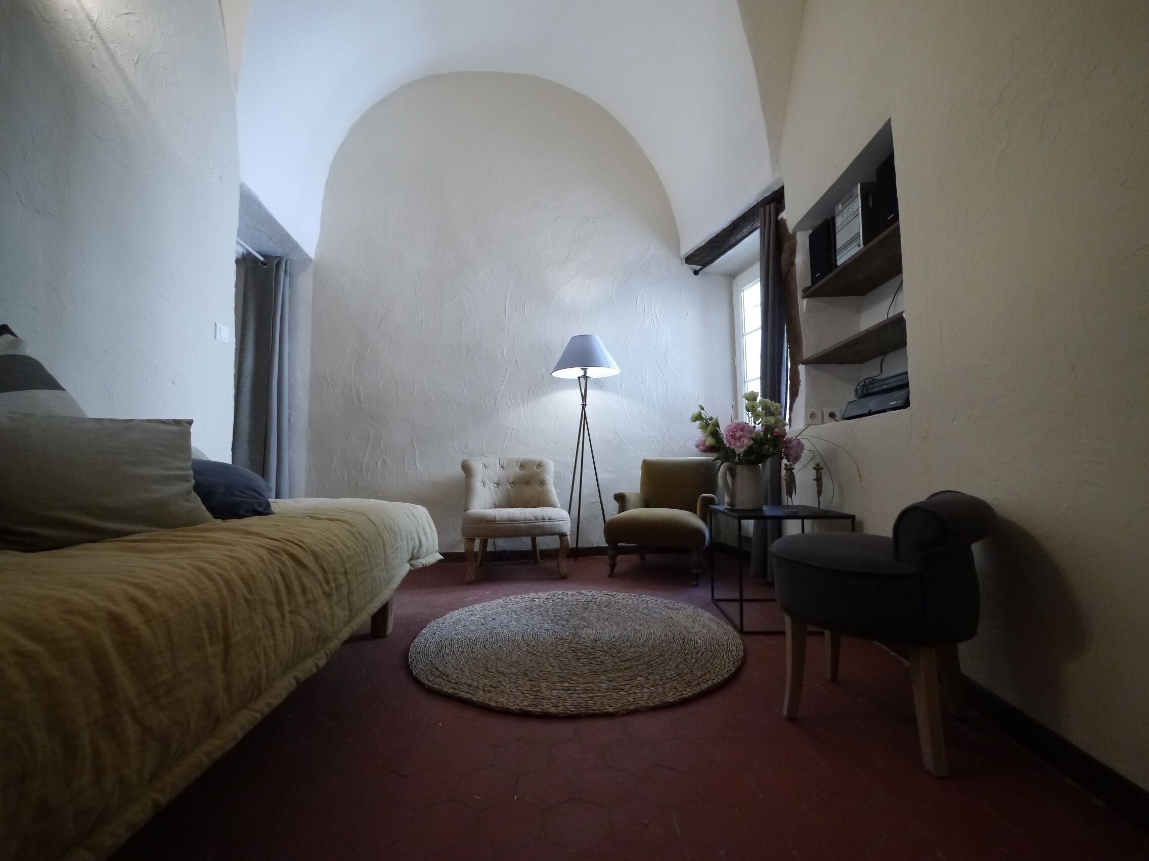  Village house for 8/9 people near all shopping facilities in Luber, Provence.