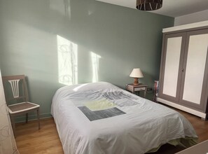 3 soverom, strykejern/-brett, reiseseng for barn og wi-fi (inkludert)