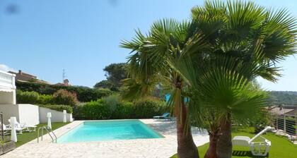 Beautiful T2 Ideally located, quiet 800m From The Sea