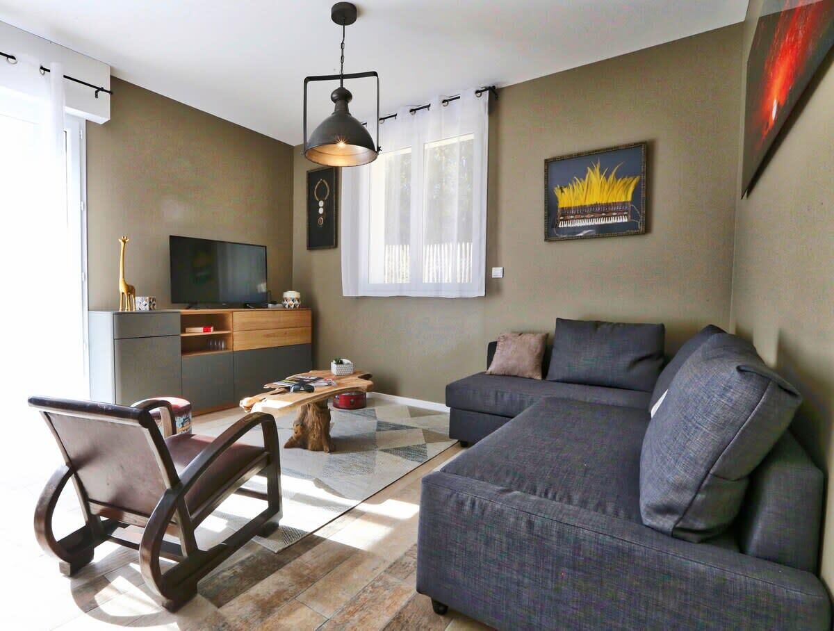 Télévision, table de tennis de table