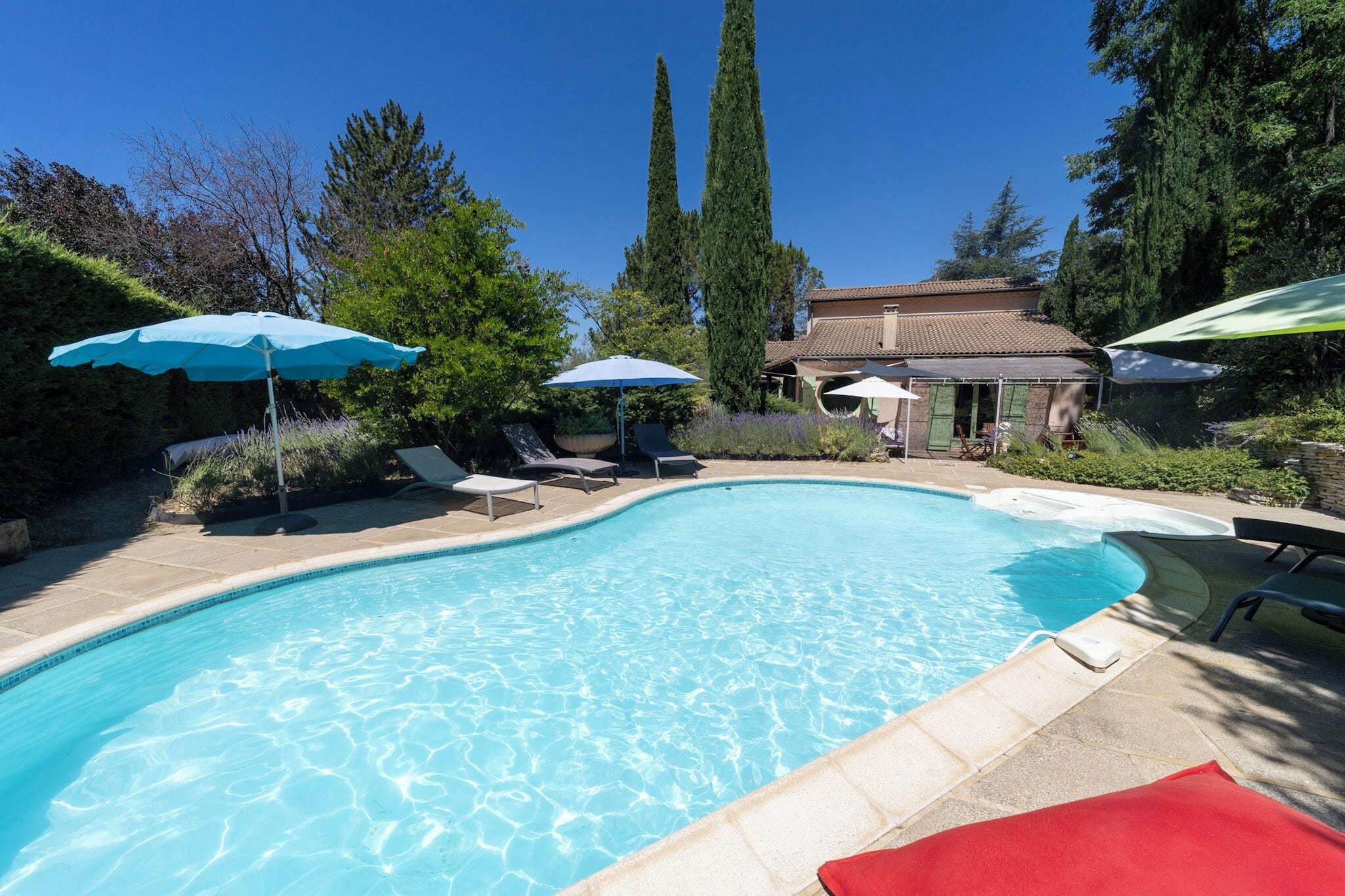 Piscine extérieure