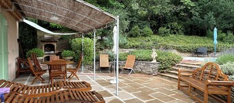 Nyons, charming villa in a green setting 