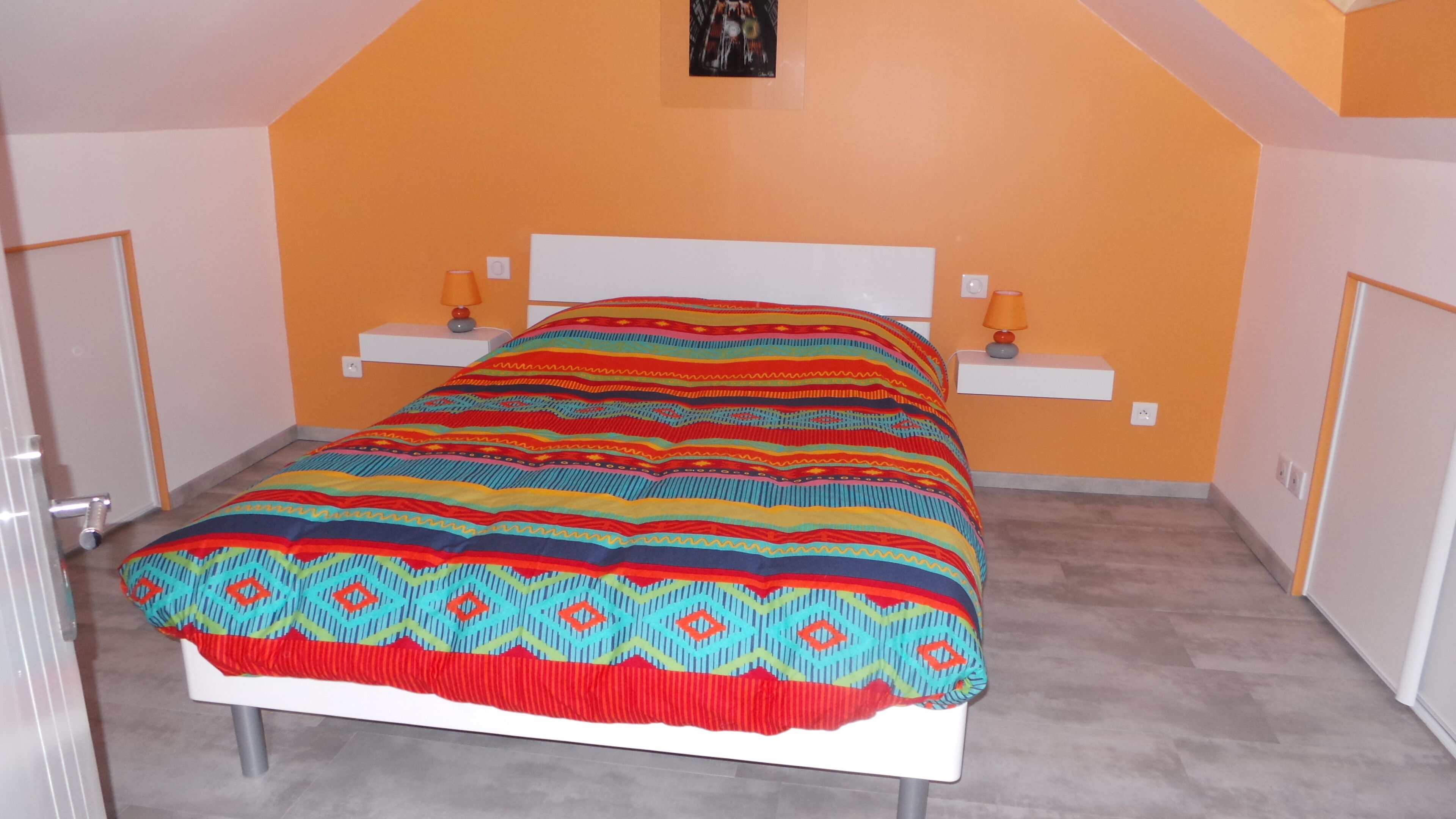 3 slaapkamers, een strijkplank/strijkijzer, reisbedje, wifi