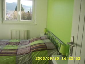 3 bedrooms, iron/ironing board, travel crib, WiFi