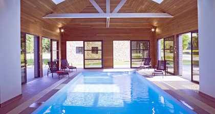 Gite de charme 6 pers. Piscine intérieure chauffée toute l'année. Morbihan.
