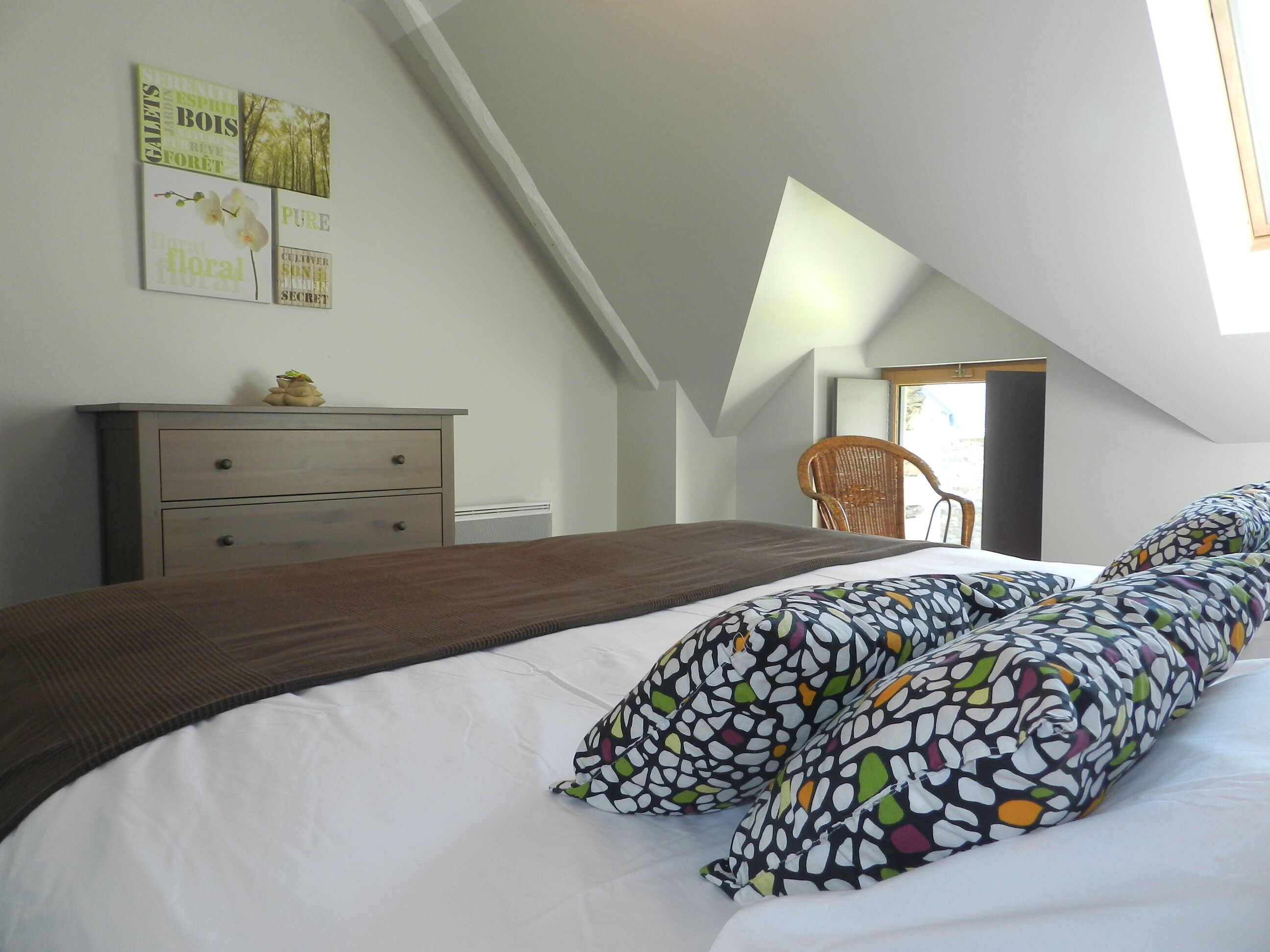 Cottage of charm 6/8 pers. Indoor pool heated all year. Morbihan.