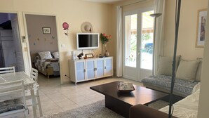 Unclassified image, 3 of 17, button - A little corner of paradise in a typical village with swimming pool and sea view (Coggia)