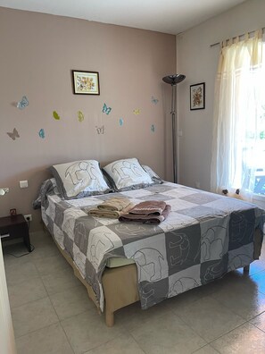 3 dormitorios, tabla de planchar con plancha, wifi