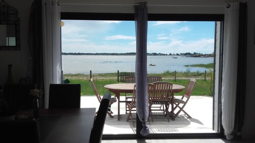 Recent house, overlooking the Bay of Pen bé small family village.