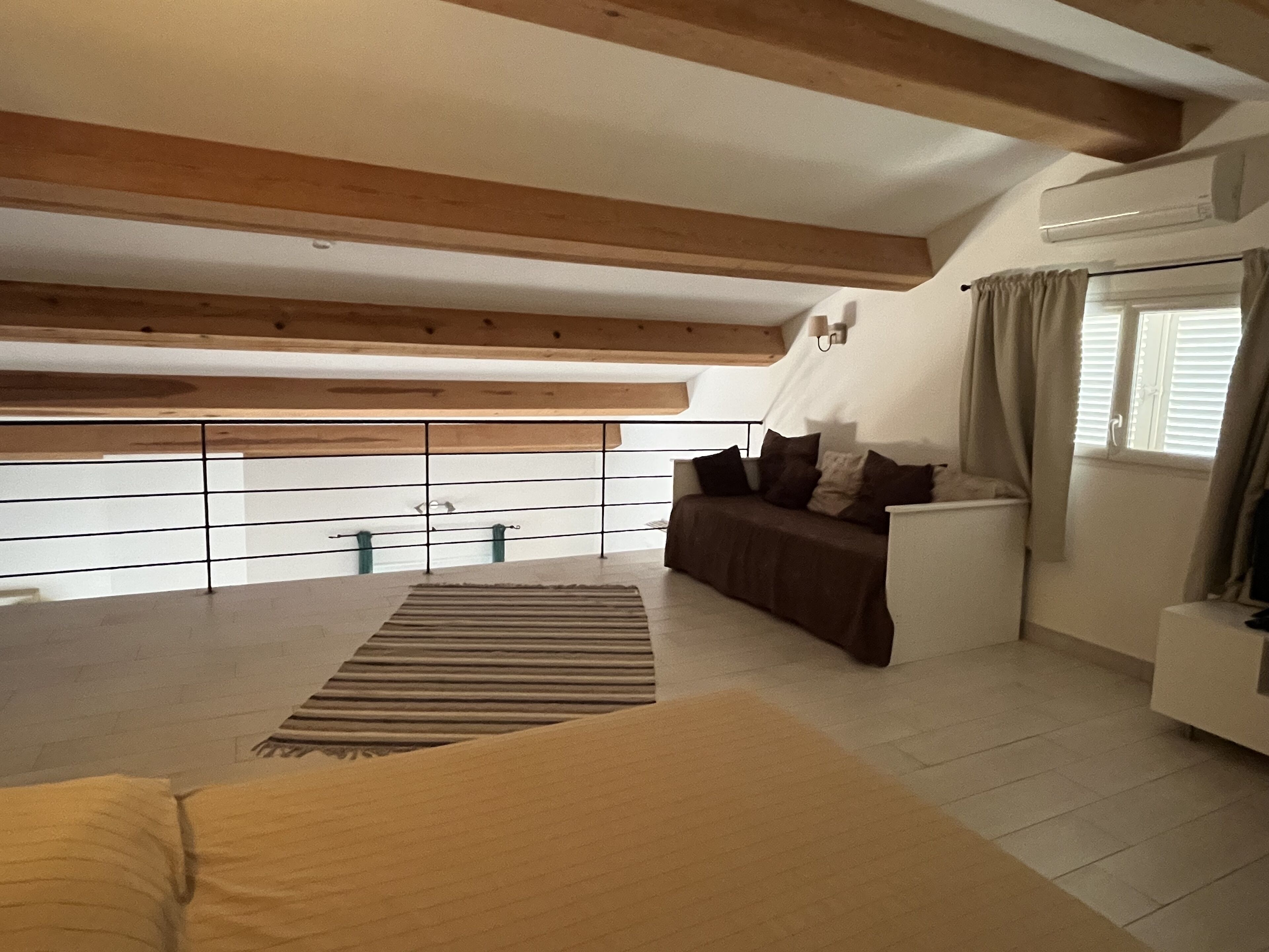 mezzanine 
