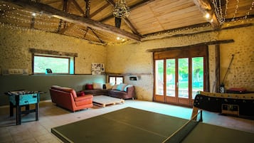 TV, fireplace, DVD player, table football