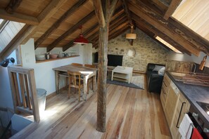 Interior - Charming Penthouse with a Garden - 4 mins from the ski slopes (Briançon)