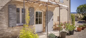 Farmhouse in the middle of the Provence 