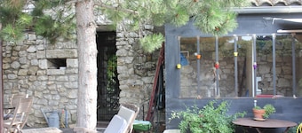 18 Century Provencal Mas With Swimming Pool