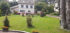 Property grounds - 4-star gite renovated in 2024 quiet 200m from the beach PMR-equipped (Ver-Sur-Mer)