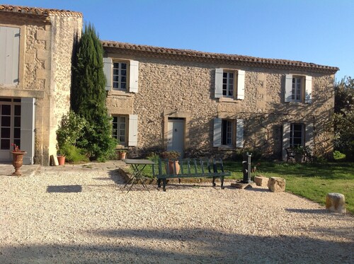 Authentic Mas Provencal 19th century classified 4 * in a 5000 m² fenced park