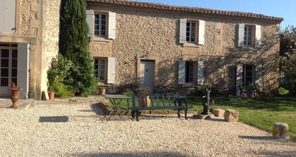 Authentic Mas Provencal 19th century classified 4 * in a 5000 mÂČ fenced park