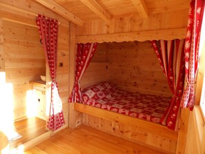 2 Schlafzimmer, Bügeleisen/Bügelbrett, Bettwäsche