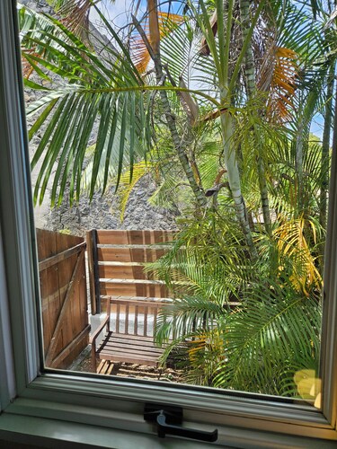 Chalet Sunset 2*, panoramic view of the bay, near Saint-Leu and its beaches