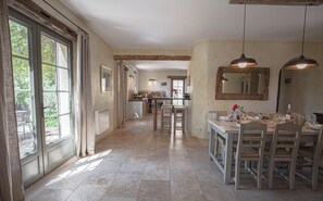 Dining - Le mas des oliviers de Rustrel with swimming pool (Rustrel)