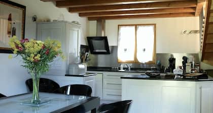 PRETTY HOUSE IN AURE CLASSEE VALLEY ****