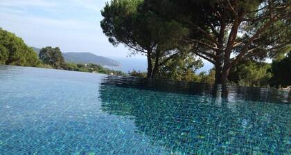 Maison vue exceptionnelle sur les hauteurs de Gigaro