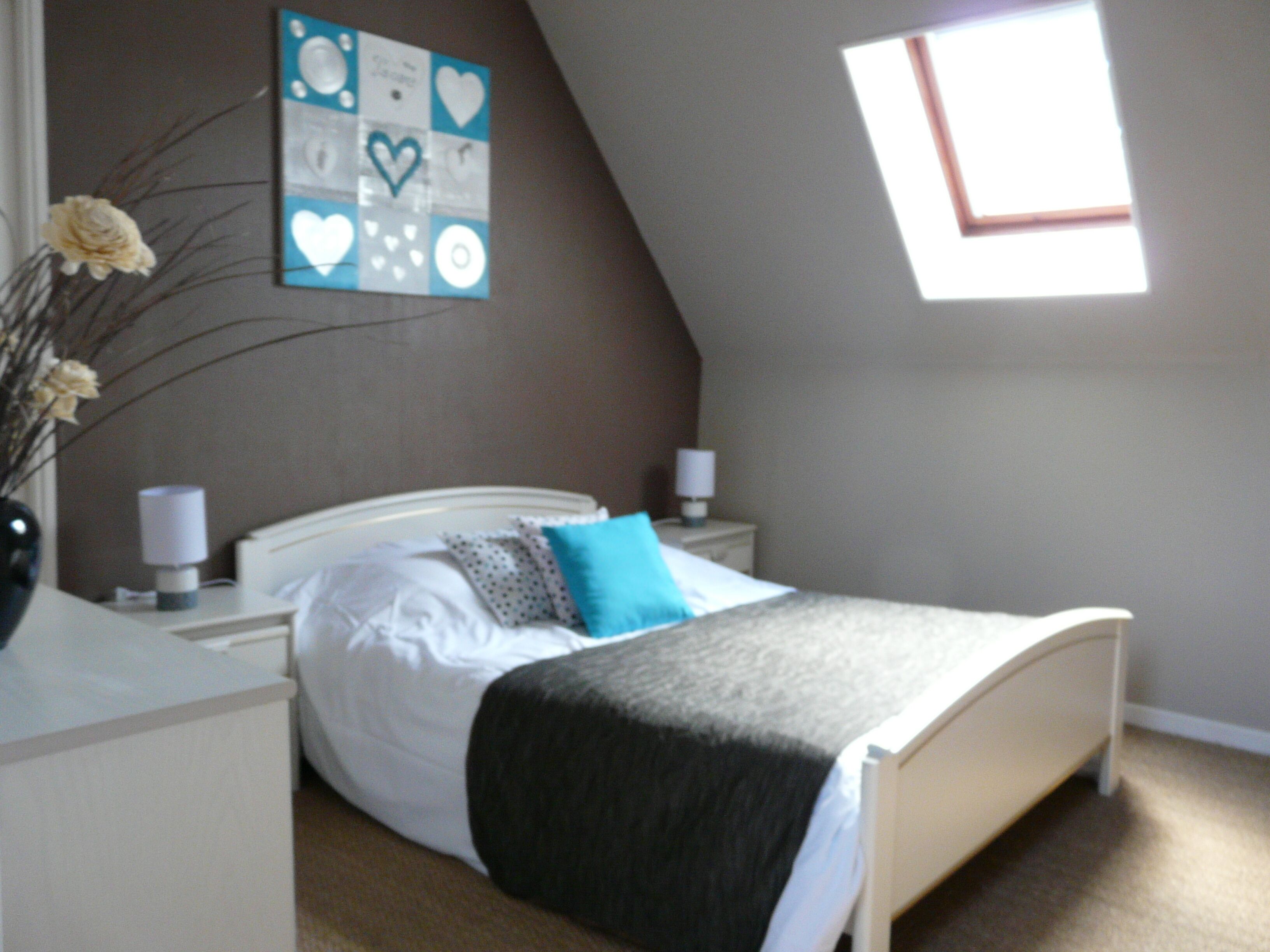 5 dormitoris, planxa i posts de planxar, wifi gratuïta i roba de llit 