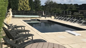 Piscina all'aperto, una piscina riscaldata