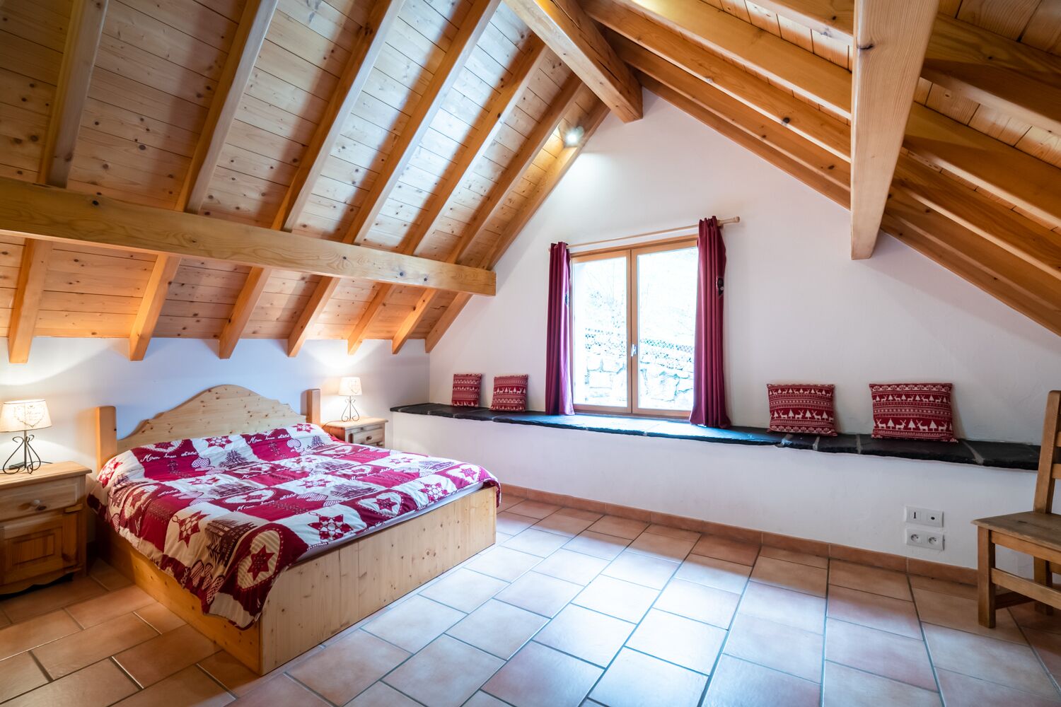 5 bedrooms, iron/ironing board, travel crib, WiFi (free)
