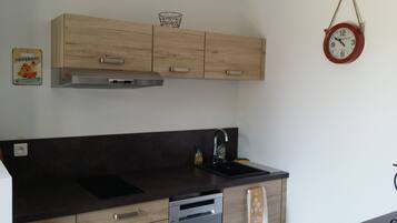 KylskÄp, mikrovÄgsugn, ugn och spishÀll