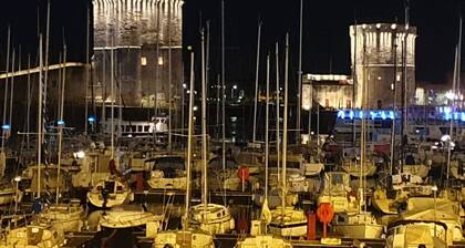 Historic center on the quays of La Rochelle, 20 metres from the old port