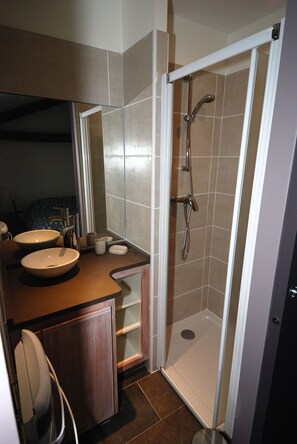 Douche, séchoir à cheveux