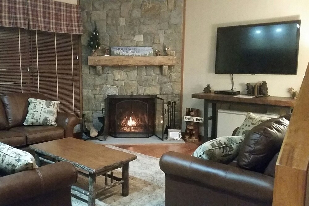 Luxury Meets Rustic: Trail Creek 2Bed/2Bath+Loft - Sleeps 6 (On Ski Home Trail)
