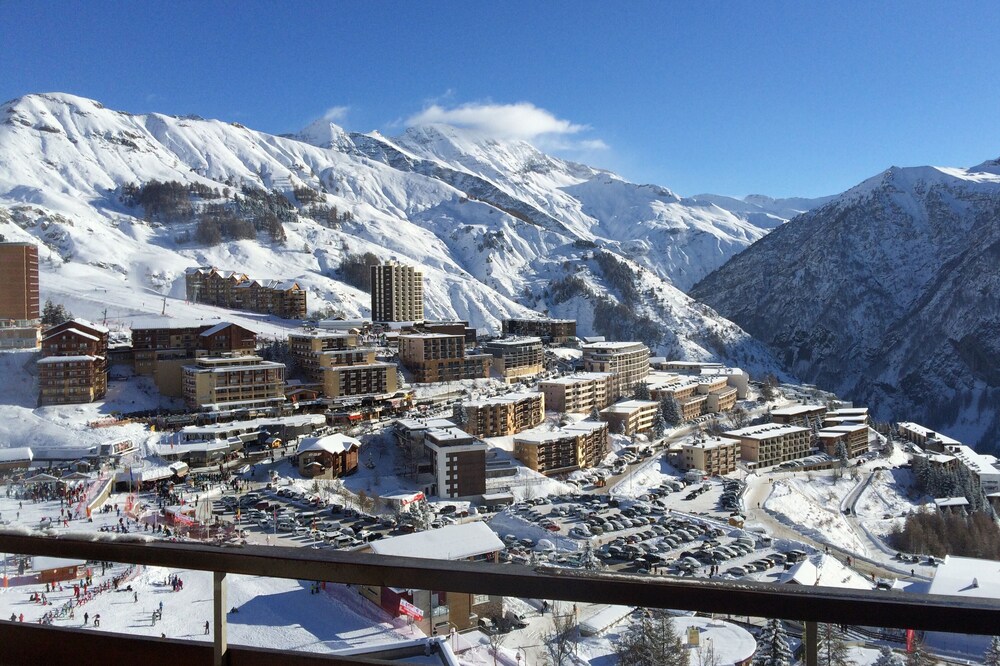 3 p. dernier étage, rénové, Élégance et confort, à 50 m. des pistes
