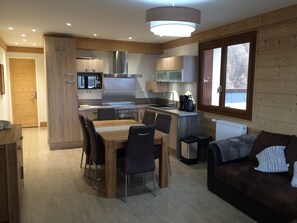 Interior - 3 p. renovated, Elegance and comfort, on the 8th and last floor at 50 m. tracks (Orcières)