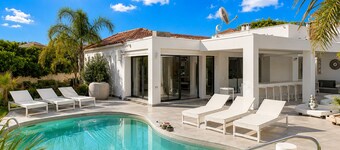 SUPERB VILLA VICINO AL MARE - PISCINA - INTERNI JACCUZI - HAMAM - BARCA OPZIONALE