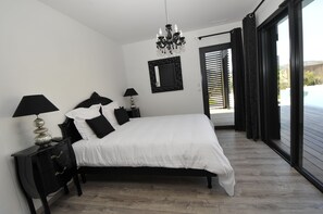 4 chambres, bureau, fer et planche à repasser, Wi-Fi gratuit