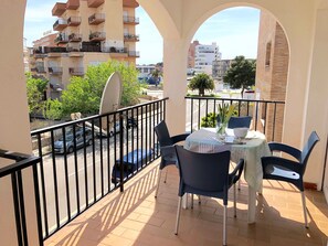 Outdoor dining - APARTAMENTOS AQUARIUM (REF 2C). PERFECT FOR 2. (Roses)