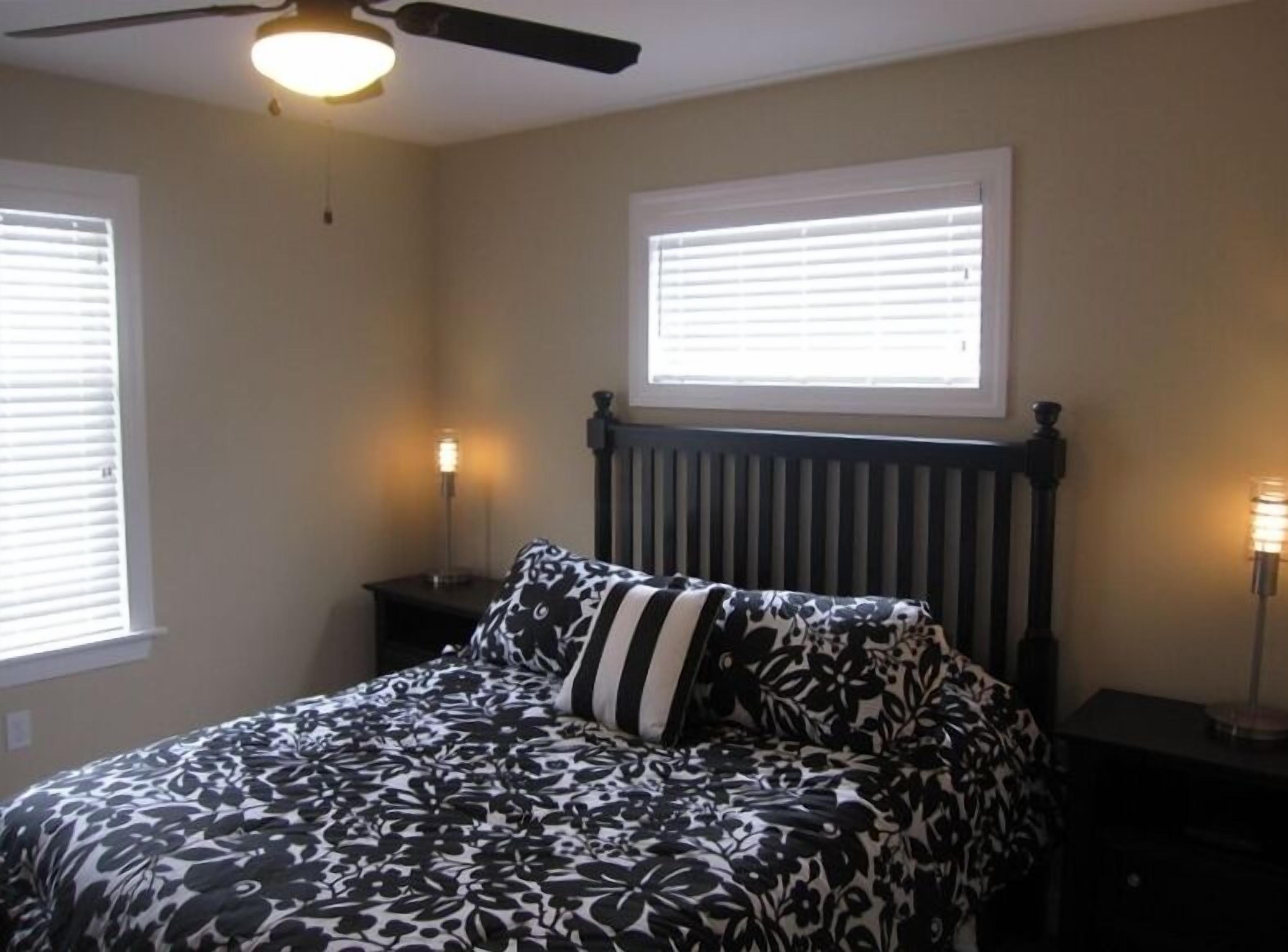 Stunning 5BR Home w/ Large Game Room~Close to Beach~Includes Beach tags & more!