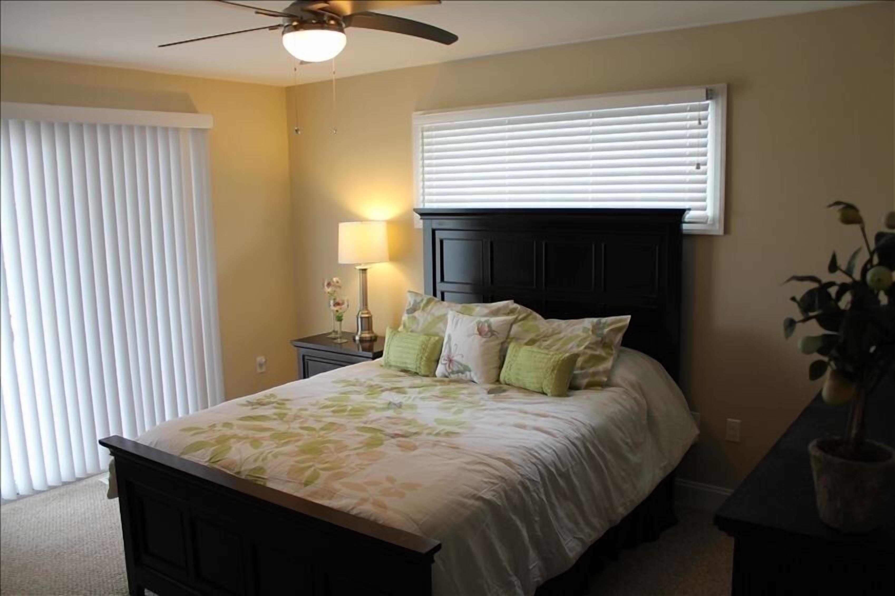 Stunning 5BR Home w/ Large Game Room~Close to Beach~Includes Beach tags & more!