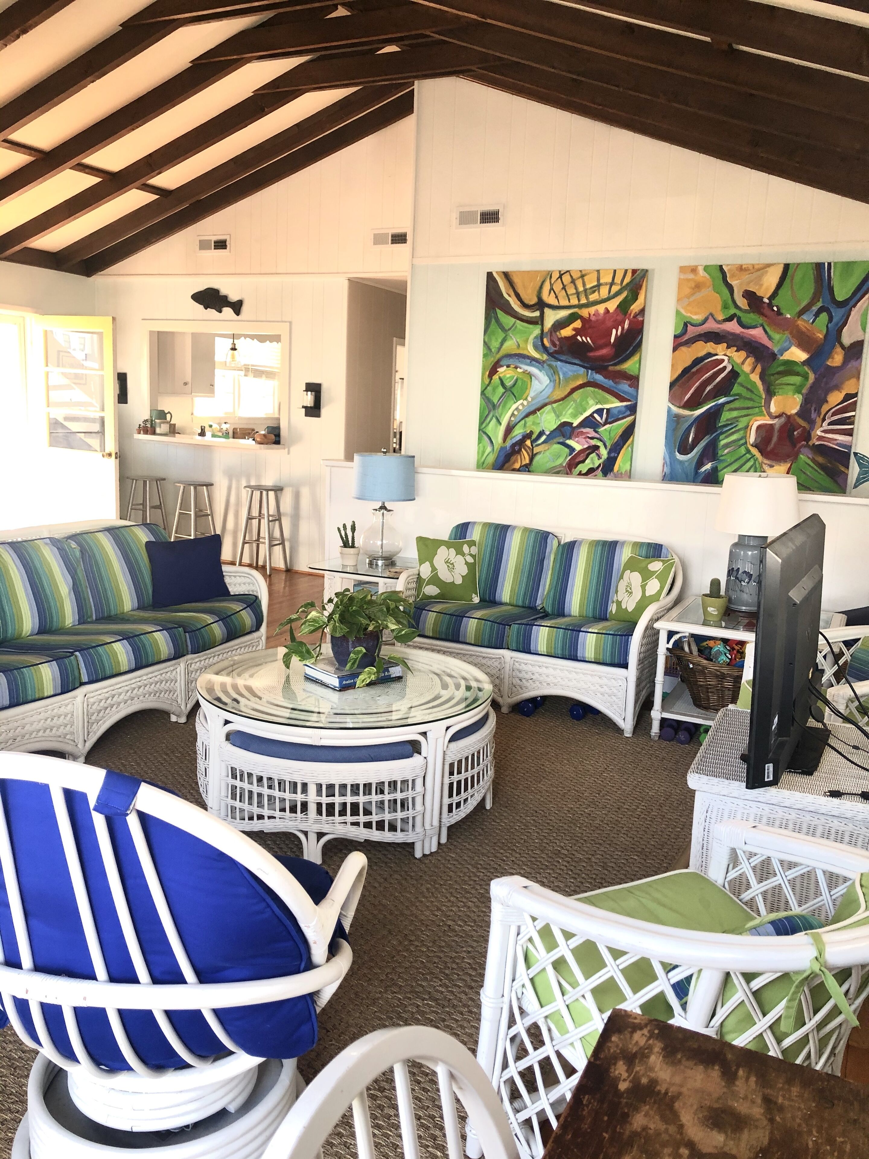 Large Avalon Home, One Block to Beach