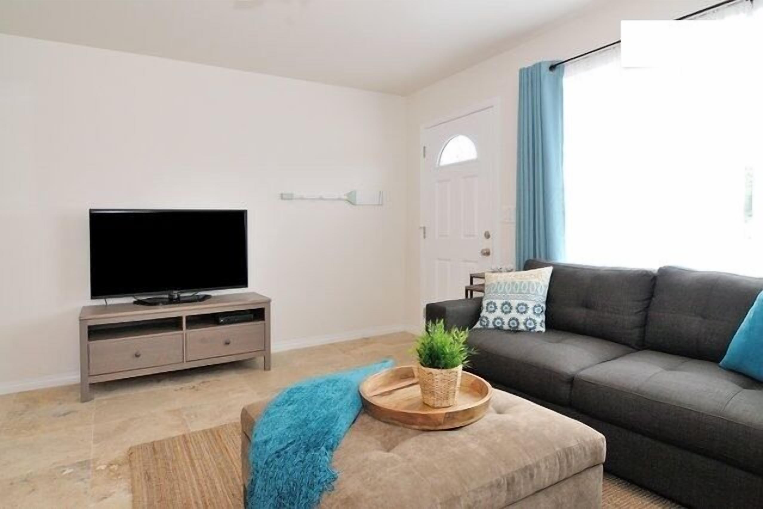 New Carlsbad Beach house - Blocks from beach with rare  cental Air Conditioning