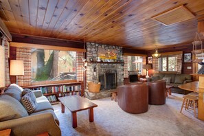 TV, fireplace, DVD player - (53) Creekside Cabin at The Redwoods In Yosemite (Yosemite National Park)
