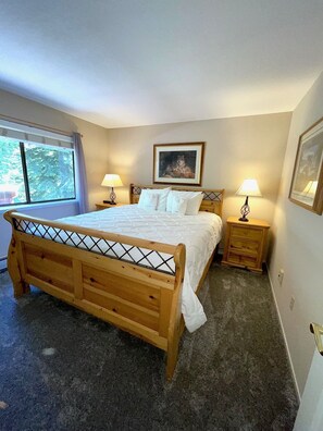 6 bedrooms, WiFi, bed sheets - GS115-Pool Table, Hot Tub & Close to Casinos/Beach (Gardnerville)