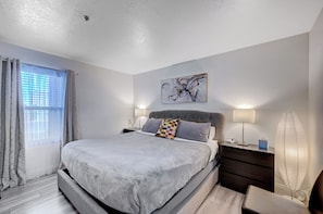 2 bedrooms, in-room safe, desk, iron/ironing board