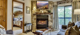 FREE Dollywood Ticket • High Alpine 201 • Mountain View •  2 Bd/2 Ba • Pool