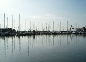 Marina - Katz Kozy Condo Poolside & Steps Away From Pier Townhouse Style 2BR/2BA (Rockport)