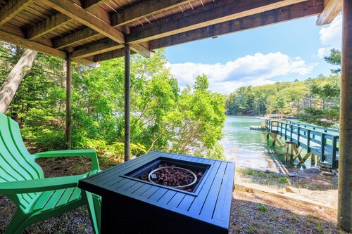 Classic Boathouse - 2BD Waterfront Cottage  - Dock & Float Access