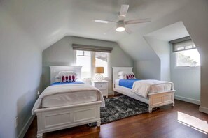 3 chambres, fer et planche à repasser, Wi-Fi gratuit, draps fournis